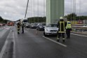 Schwerer LKW VU PKlemm A 4 Rich Olpe auf der Rodenkirchener Bruecke P134